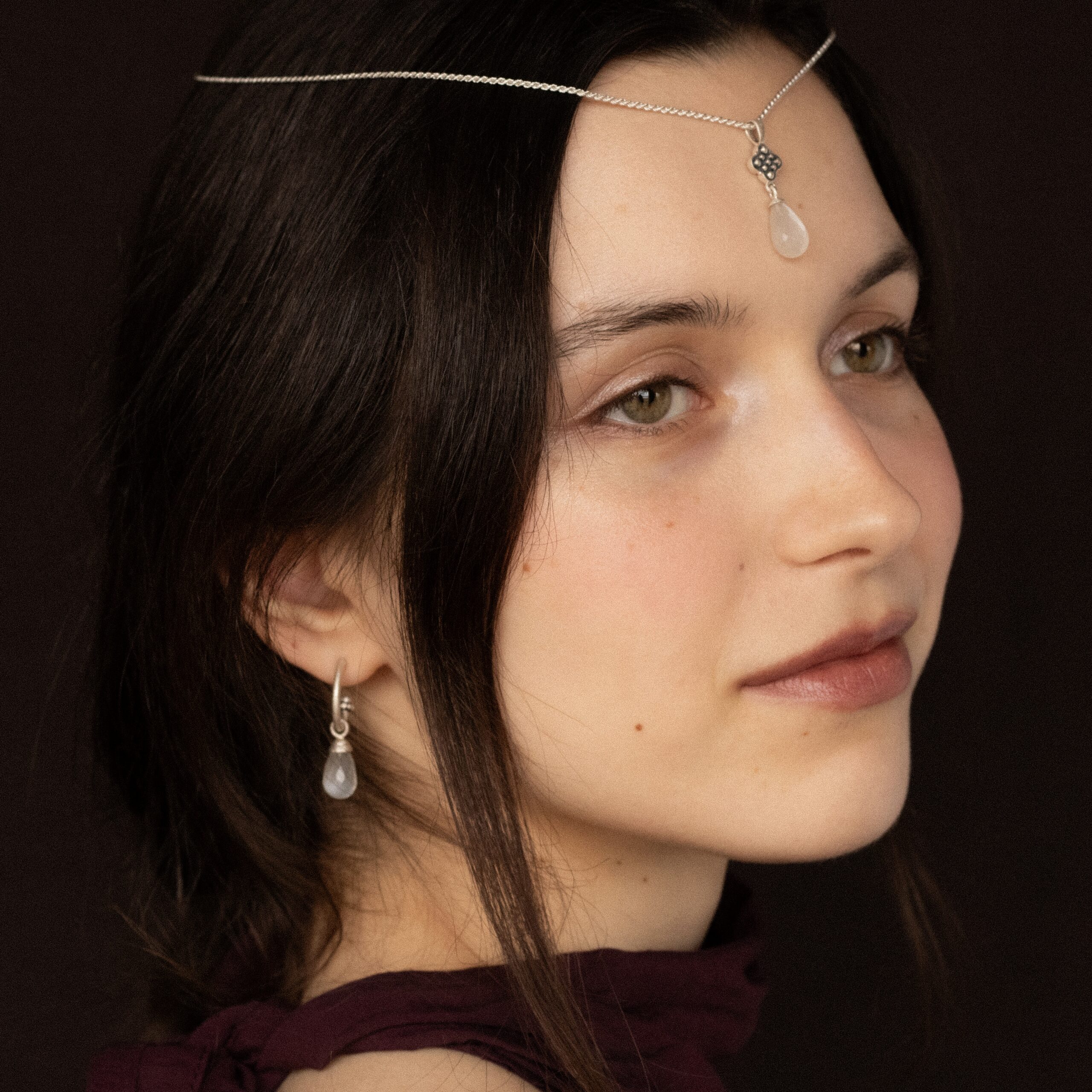 Fiora necklace with moonstone drop