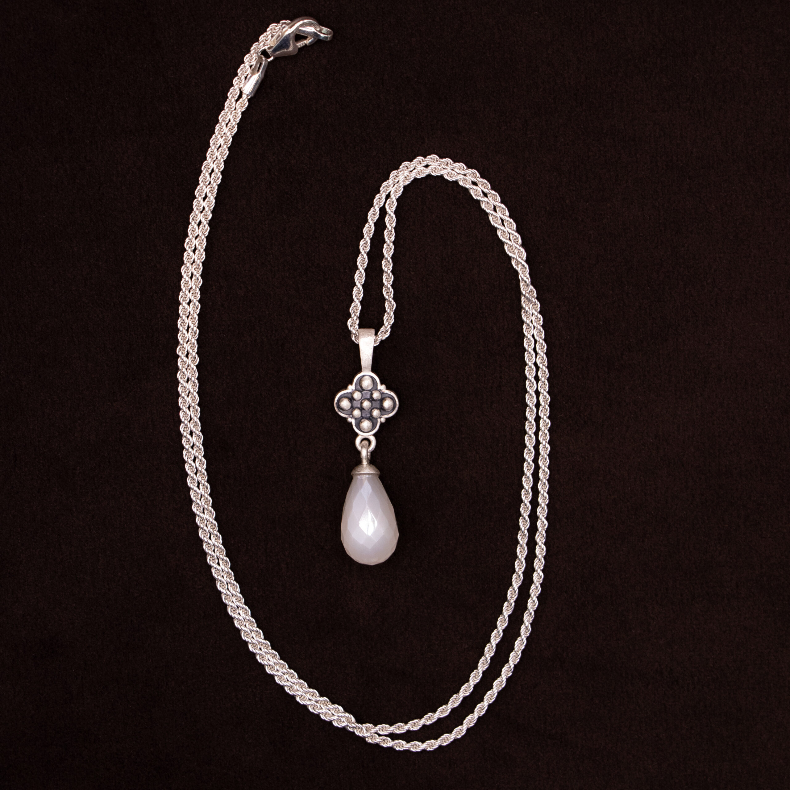 Fiora necklace with moonstone drop